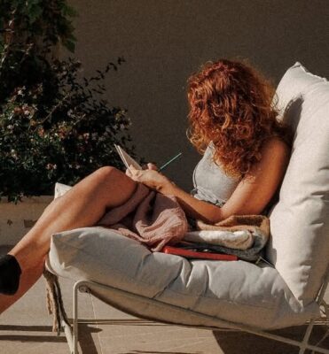 Eva Torres Escritura - Leyendo exterior